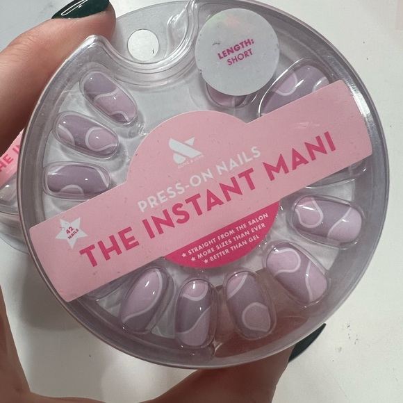 The Instant Mani Press-On Nails - pink, white, and swirl set - Picture 2 of 4